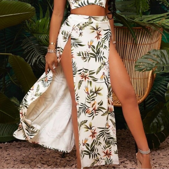 SHEIN Dresses & Skirts - NWOT Tropical Print Maxi Skirt with High Slits